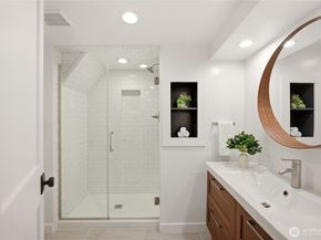 2208 NE 75th Street, Seattle WA 98115