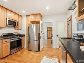 2208 NE 75th Street, Seattle WA 98115