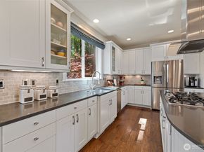 23331 SE 4th Place, Sammamish WA 98074