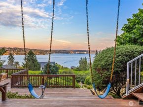 8246 E Mercer Way, Mercer Island WA 98040