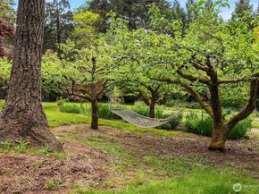21833 103rd Avenue SW, Vashon WA 98070