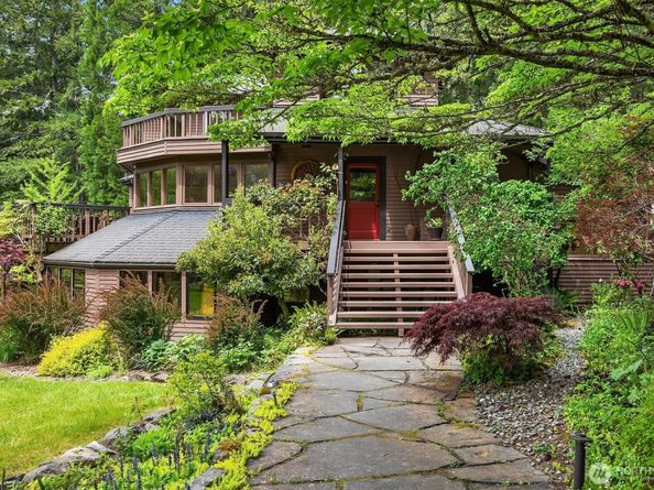 21833 103rd Avenue SW, Vashon WA 98070