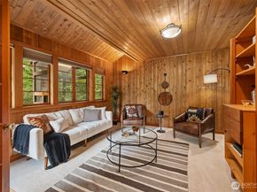 21833 103rd Avenue SW, Vashon WA 98070