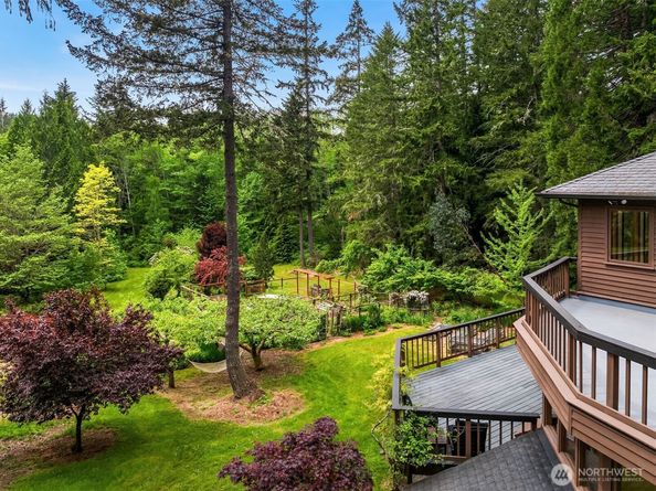 21833 103rd Avenue SW, Vashon WA 98070