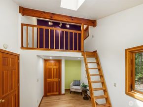 21833 103rd Avenue SW, Vashon WA 98070