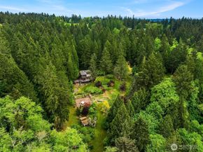 21833 103rd Avenue SW, Vashon WA 98070