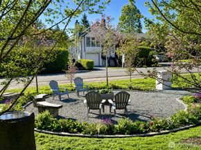 12043 Bartlett Avenue NE, Seattle WA 98125