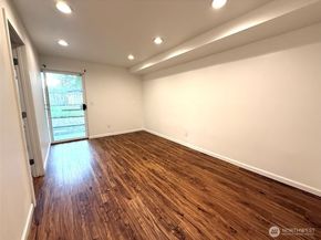 12043 Bartlett Avenue NE, Seattle WA 98125