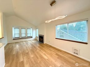 12043 Bartlett Avenue NE, Seattle WA 98125