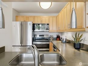 436 4th Ave 436, Kirkland WA 98033