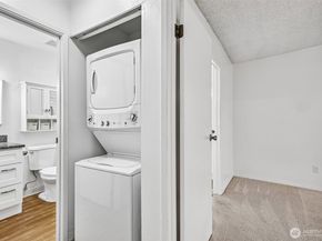 8823 Holly Drive A102, Everett WA 98208