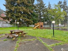 8823 Holly Drive A102, Everett WA 98208