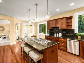 18638 92nd Avenue NE, Bothell WA 98011