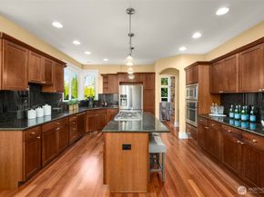 18638 92nd Avenue NE, Bothell WA 98011