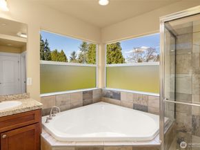 18638 92nd Avenue NE, Bothell WA 98011