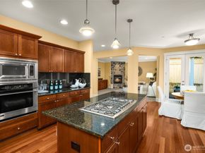 18638 92nd Avenue NE, Bothell WA 98011