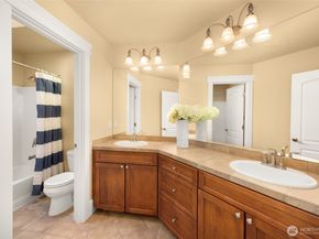 18638 92nd Avenue NE, Bothell WA 98011