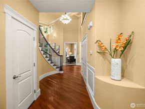 18638 92nd Avenue NE, Bothell WA 98011