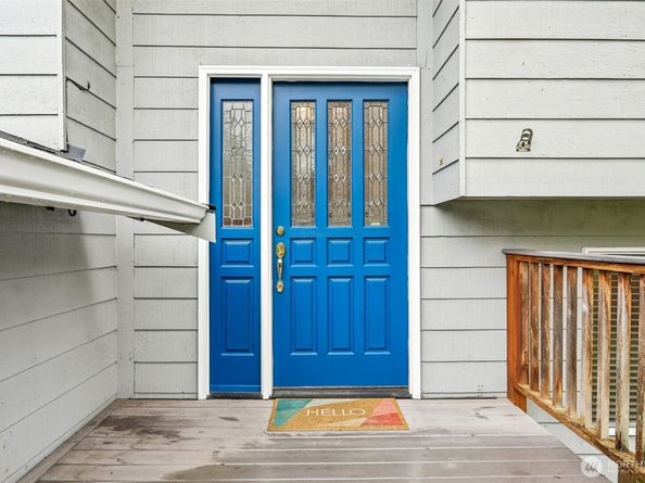 22904 41st Place W, Mountlake Terrace WA 98043