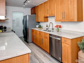 2501 Canterbury Lane E 116, Seattle WA 98112