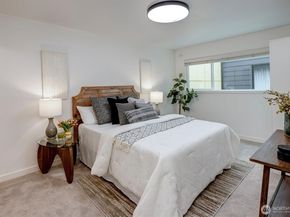 2501 Canterbury Lane E 116, Seattle WA 98112