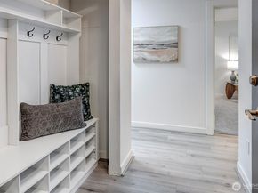 2501 Canterbury Lane E 116, Seattle WA 98112