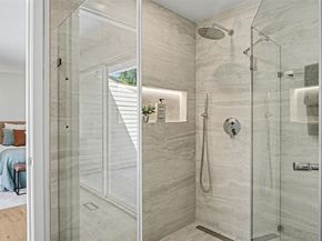 6560 W Mercer Way, Mercer Island WA 98040