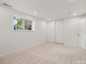 6560 W Mercer Way, Mercer Island WA 98040