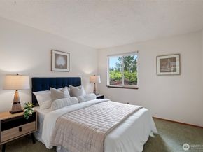 5712 141st Place SE, Bellevue WA 98006