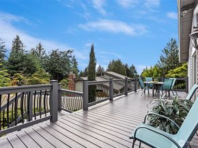 5712 141st Place SE, Bellevue WA 98006