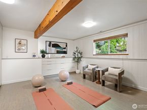 5712 141st Place SE, Bellevue WA 98006