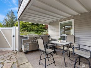 5712 141st Place SE, Bellevue WA 98006