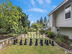 5712 141st Place SE, Bellevue WA 98006