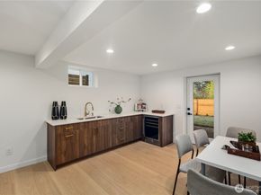 2518 36th Avenue W, Seattle WA 98199
