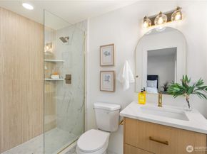 2518 36th Avenue W, Seattle WA 98199