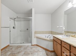 20414 26th Avenue W L2, Lynnwood WA 98036