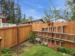 20414 26th Avenue W L2, Lynnwood WA 98036
