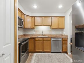 20414 26th Avenue W L2, Lynnwood WA 98036
