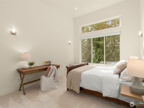 10143 Battle Point Drive NE, Bainbridge Island WA 98110