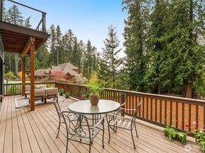 10143 Battle Point Drive NE, Bainbridge Island WA 98110