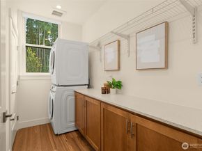 10143 Battle Point Drive NE, Bainbridge Island WA 98110