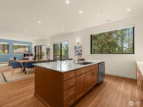 10143 Battle Point Drive NE, Bainbridge Island WA 98110