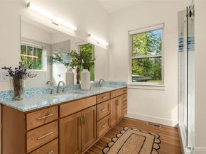 10143 Battle Point Drive NE, Bainbridge Island WA 98110