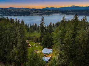 10143 Battle Point Drive NE, Bainbridge Island WA 98110