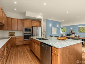 10143 Battle Point Drive NE, Bainbridge Island WA 98110