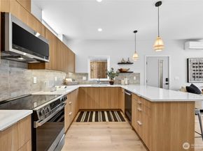4140 44th Avenue SW, Seattle WA 98116