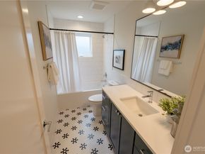 13540 39th Avenue NE B, Seattle WA 98125