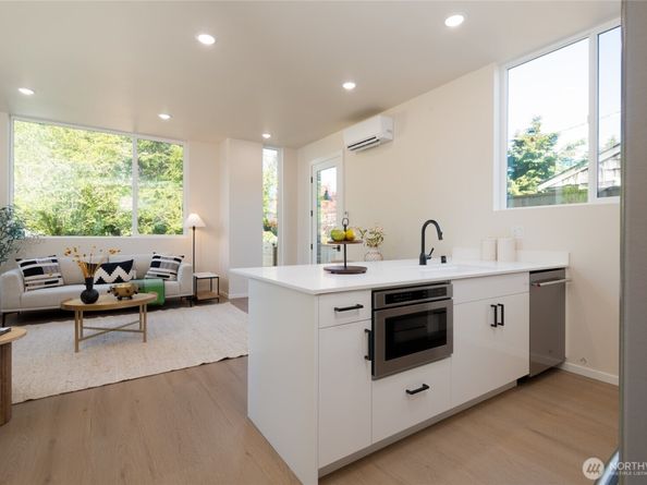 10330 14th Avenue NW, Seattle WA 98177