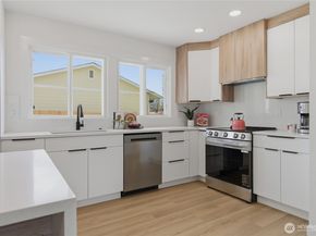 2103 S 249th Street, Kent WA 98032