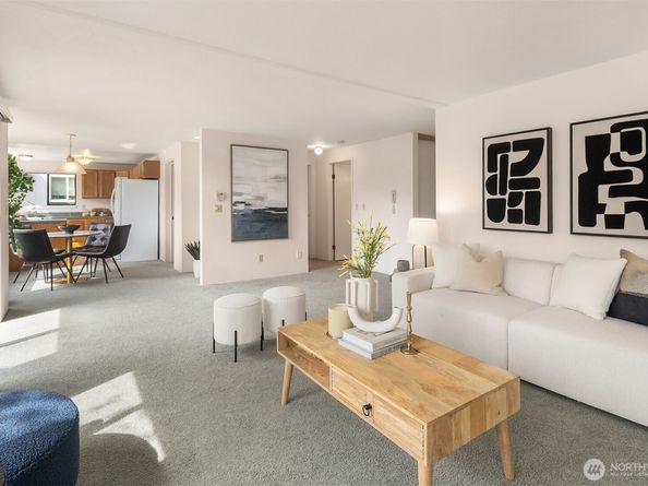 7518 24th Avenue NW 201, Seattle WA 98117